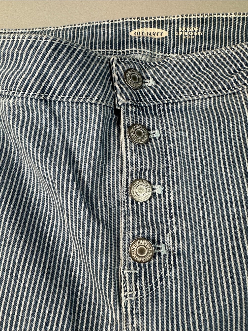 Old Navy Women’s Rockstar Pinstripe Skinny Jeans Button Fly Size 18 - Picture 6 of 9